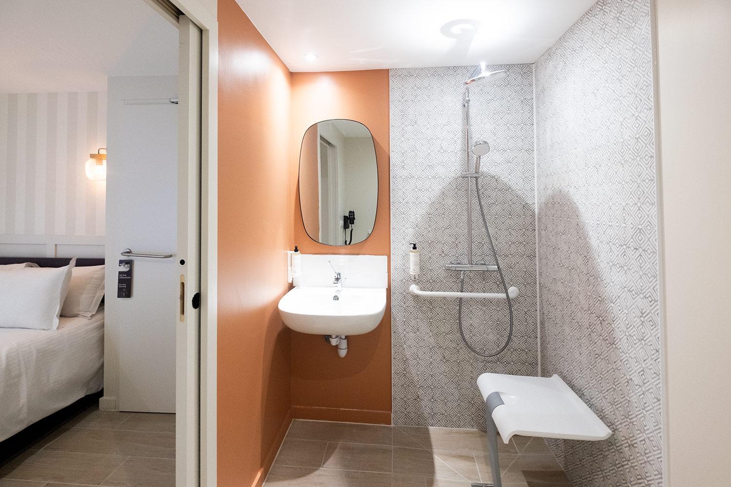 Standard Double Room - Photo 10