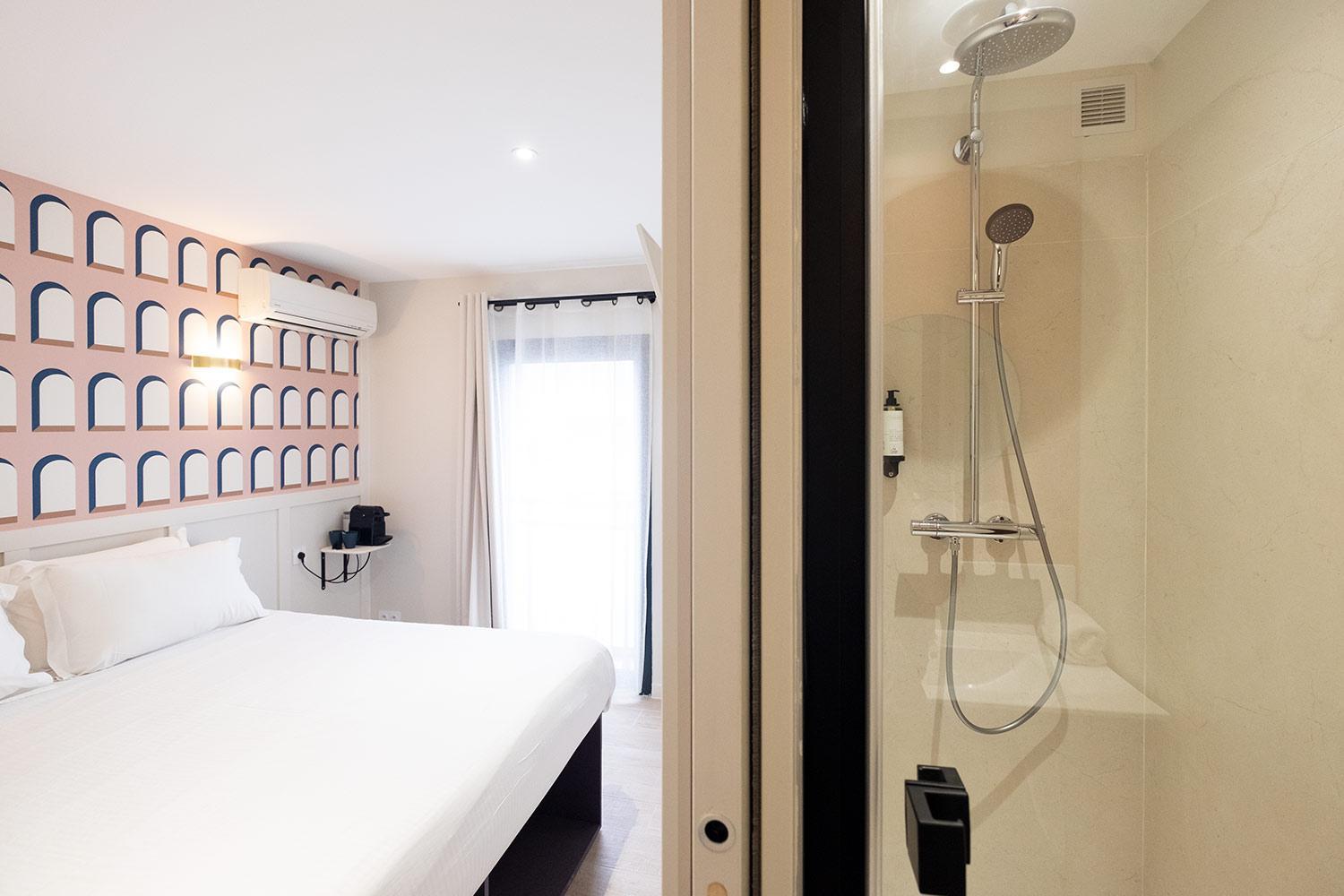 Standard Double Room - Photo 5