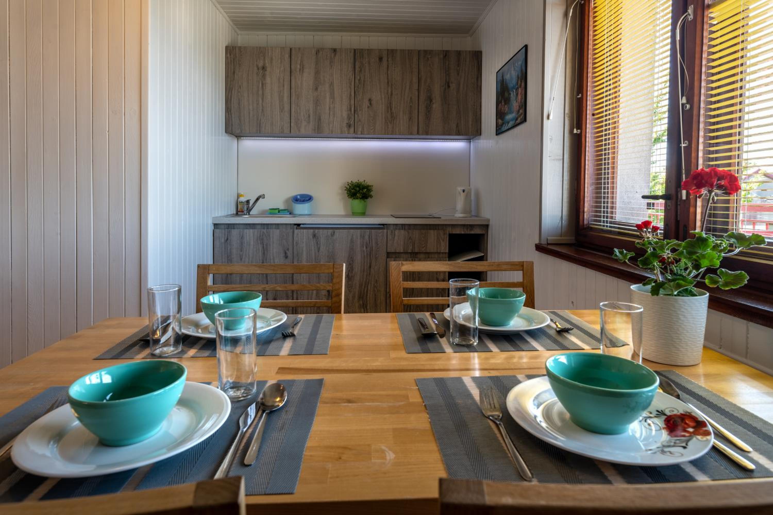 Studio Apartment (4 Adults)