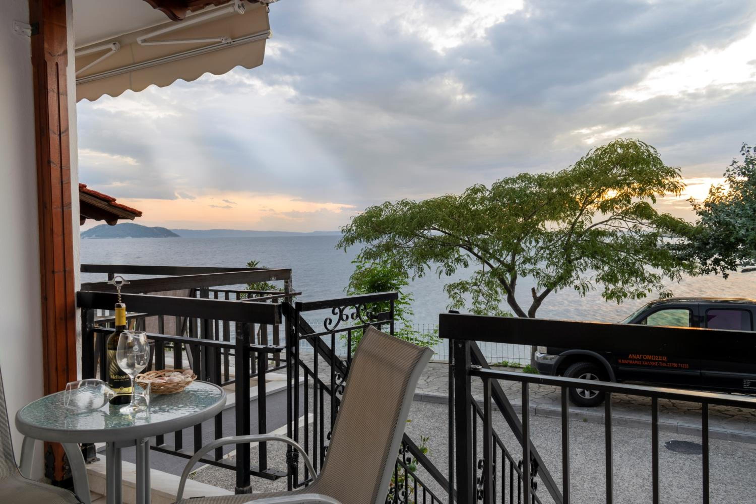 Deluxe Double Room with Sea View photo 1