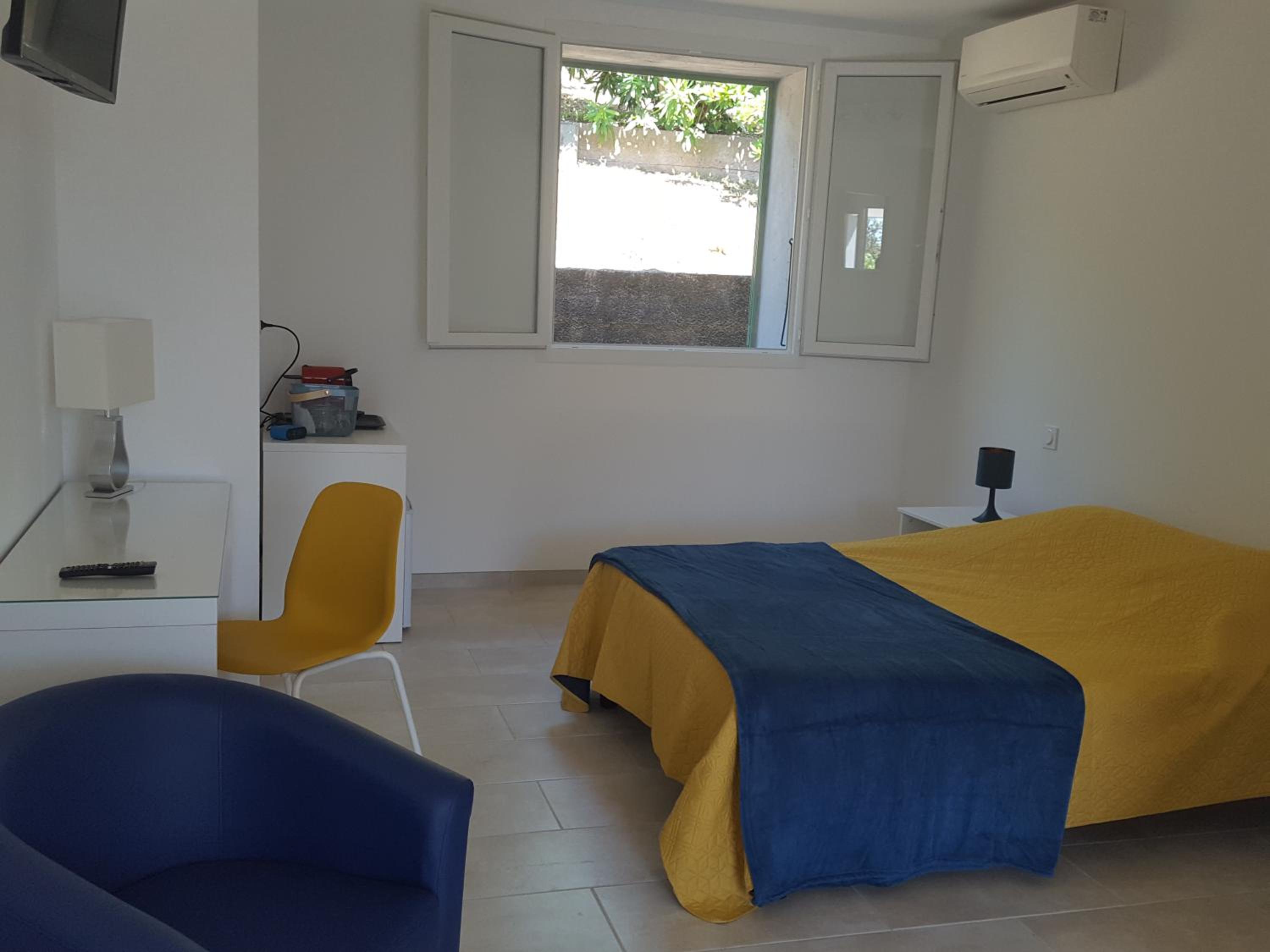 Standard Double Room with Terrace parking site