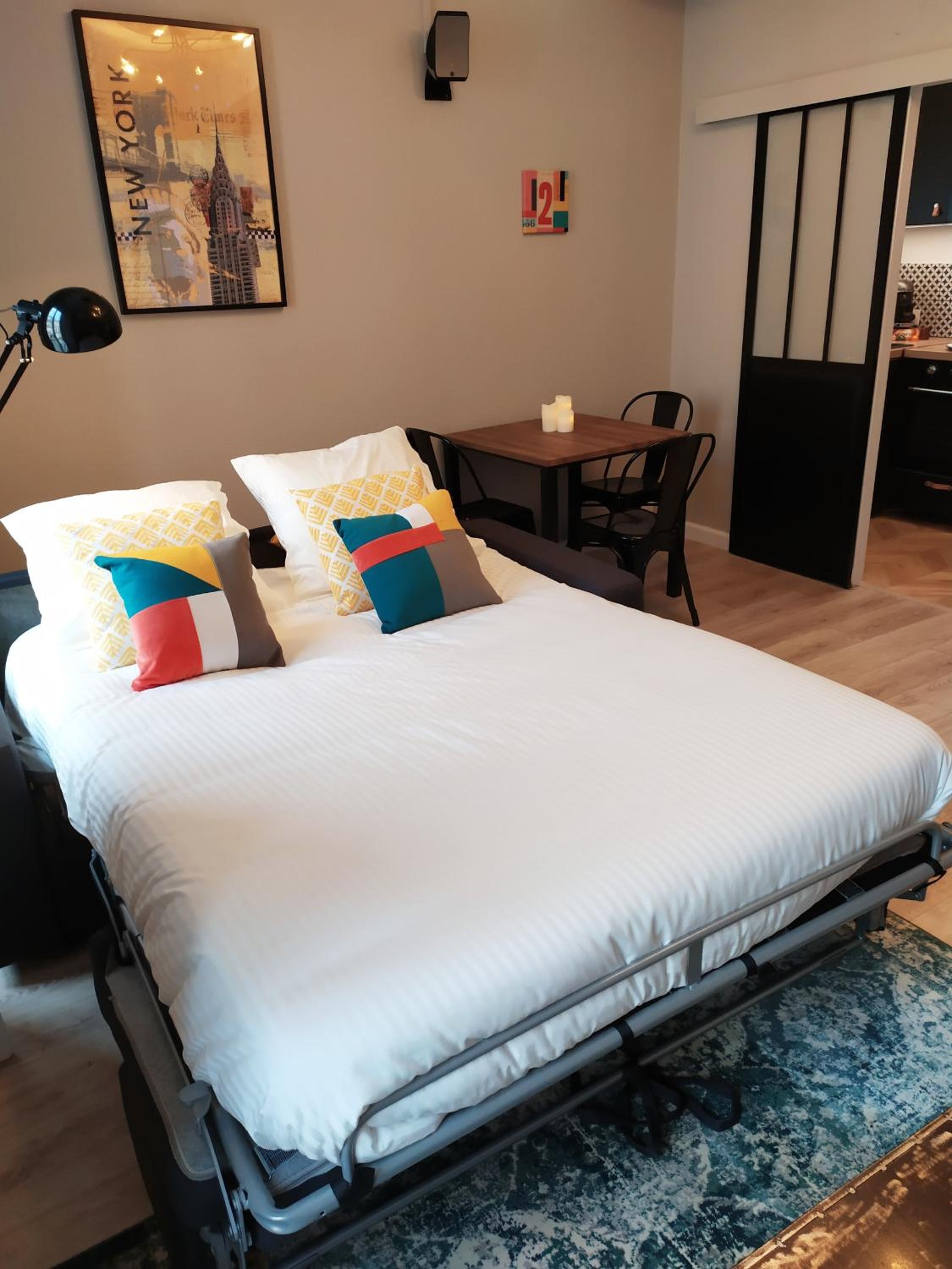 One-Bedroom Apartment - Photo 20