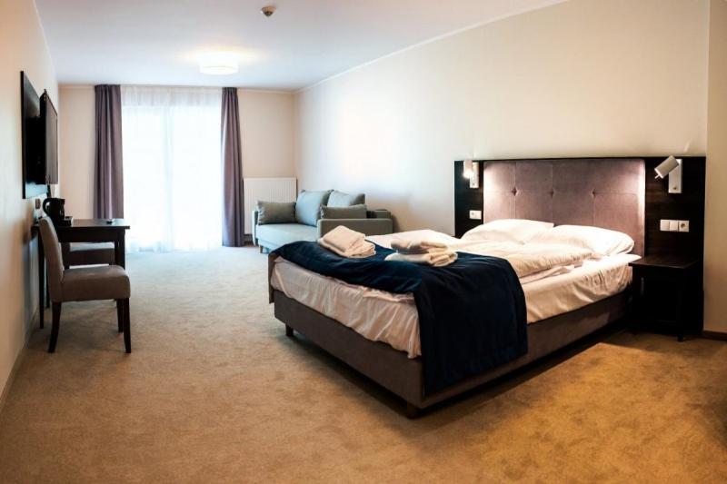 Quadruple Room with Balcony - Photo 3