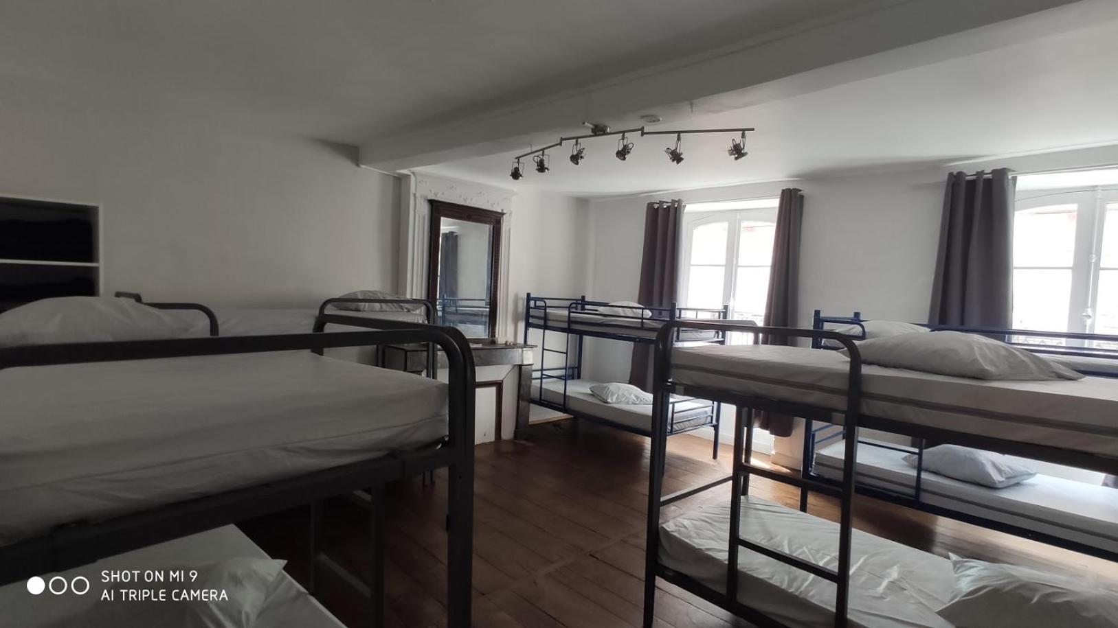 Bed in 10-Bed Mixed Dormitory Room photo 2