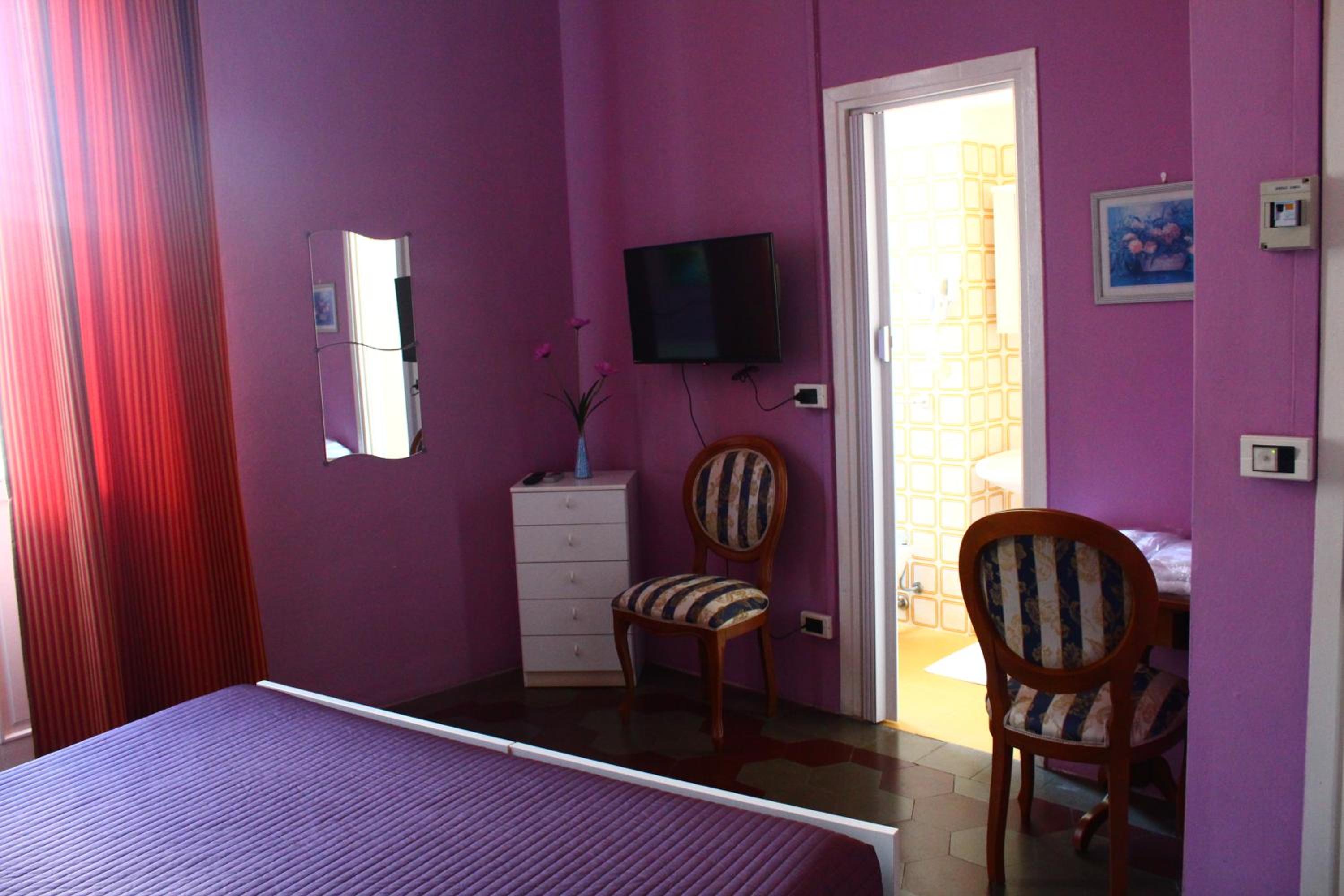 Double Room with Private Bathroom photo 2