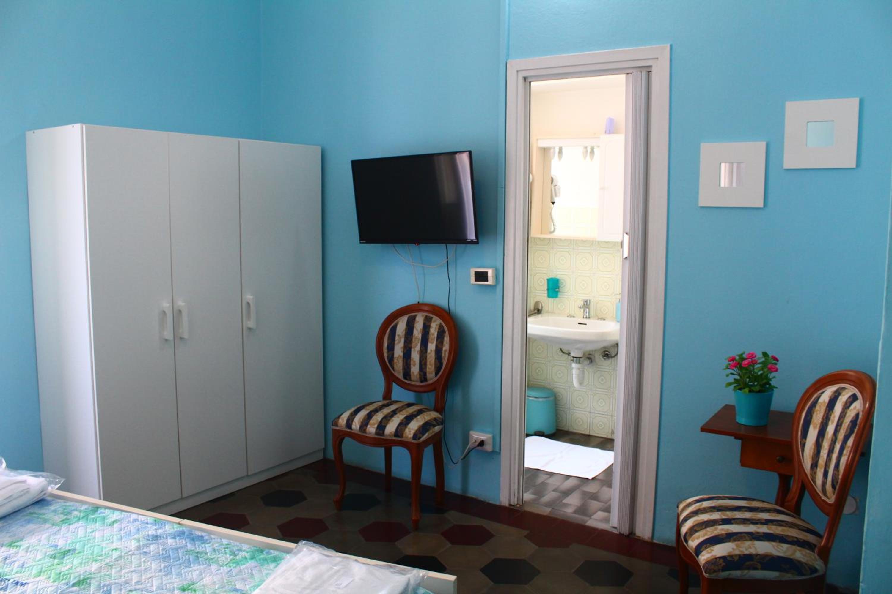 Double or Twin Room with Private Bathroom