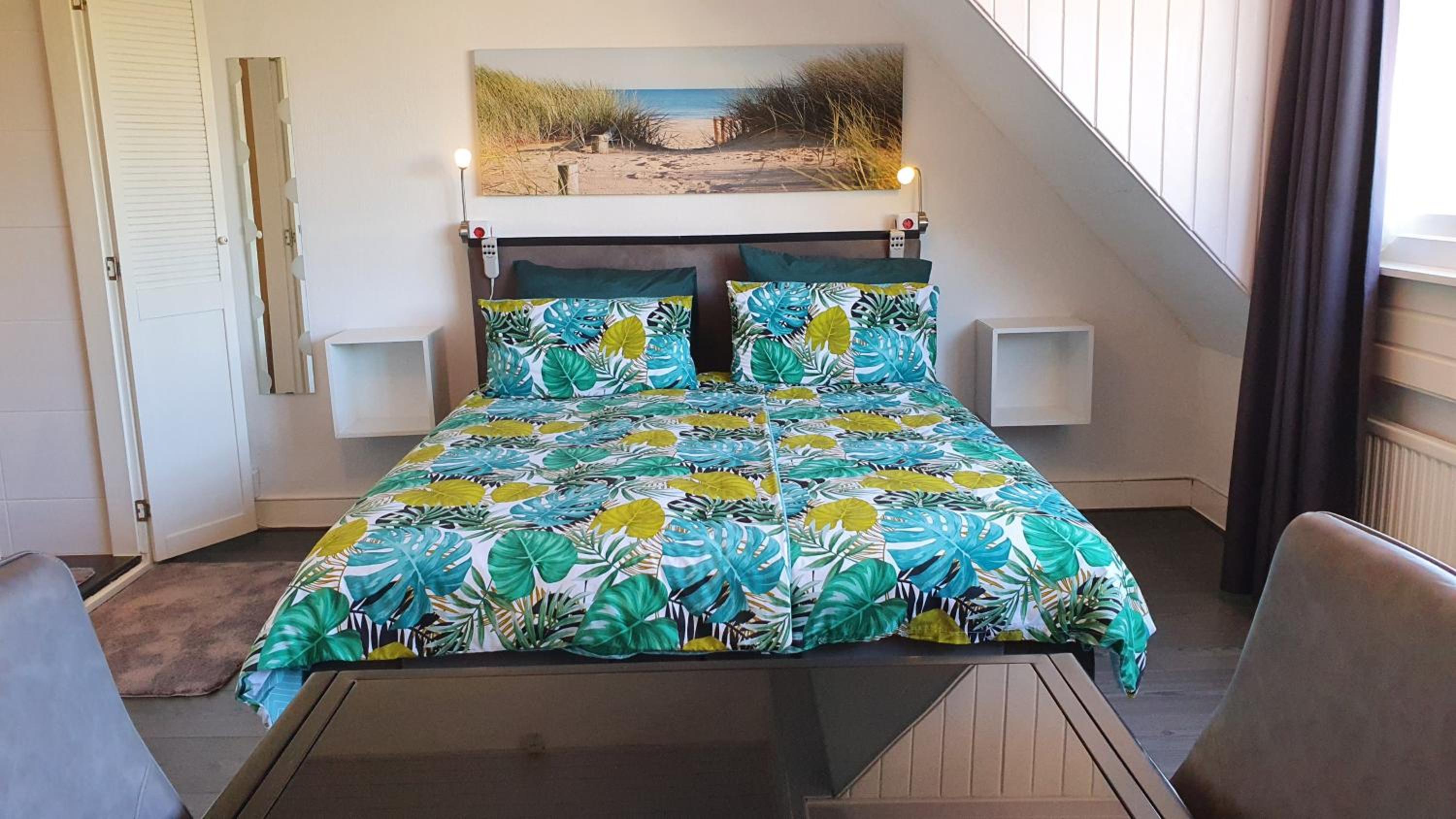 Large Double Room - Photo 2