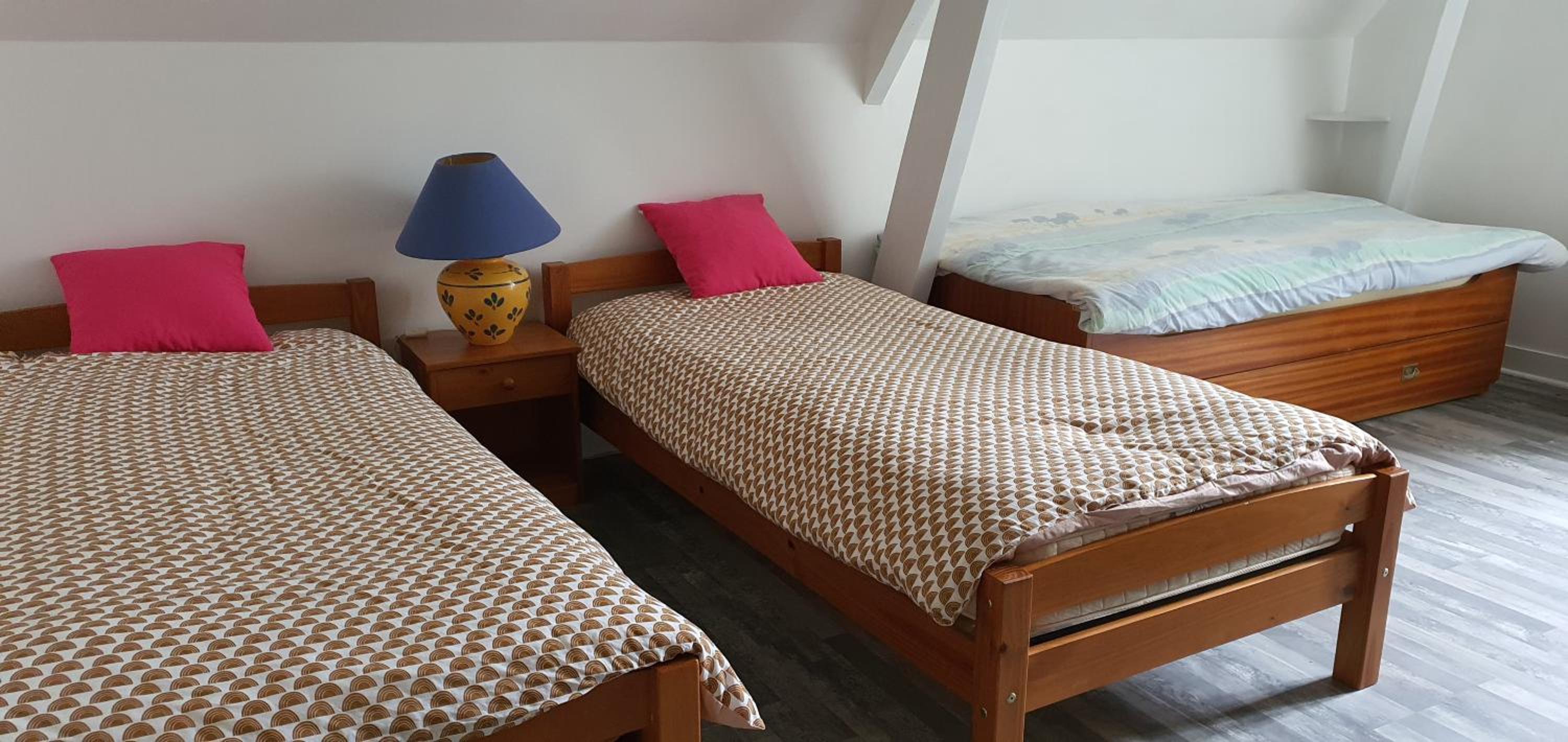 Double Room with Shared Bathroom photo 2