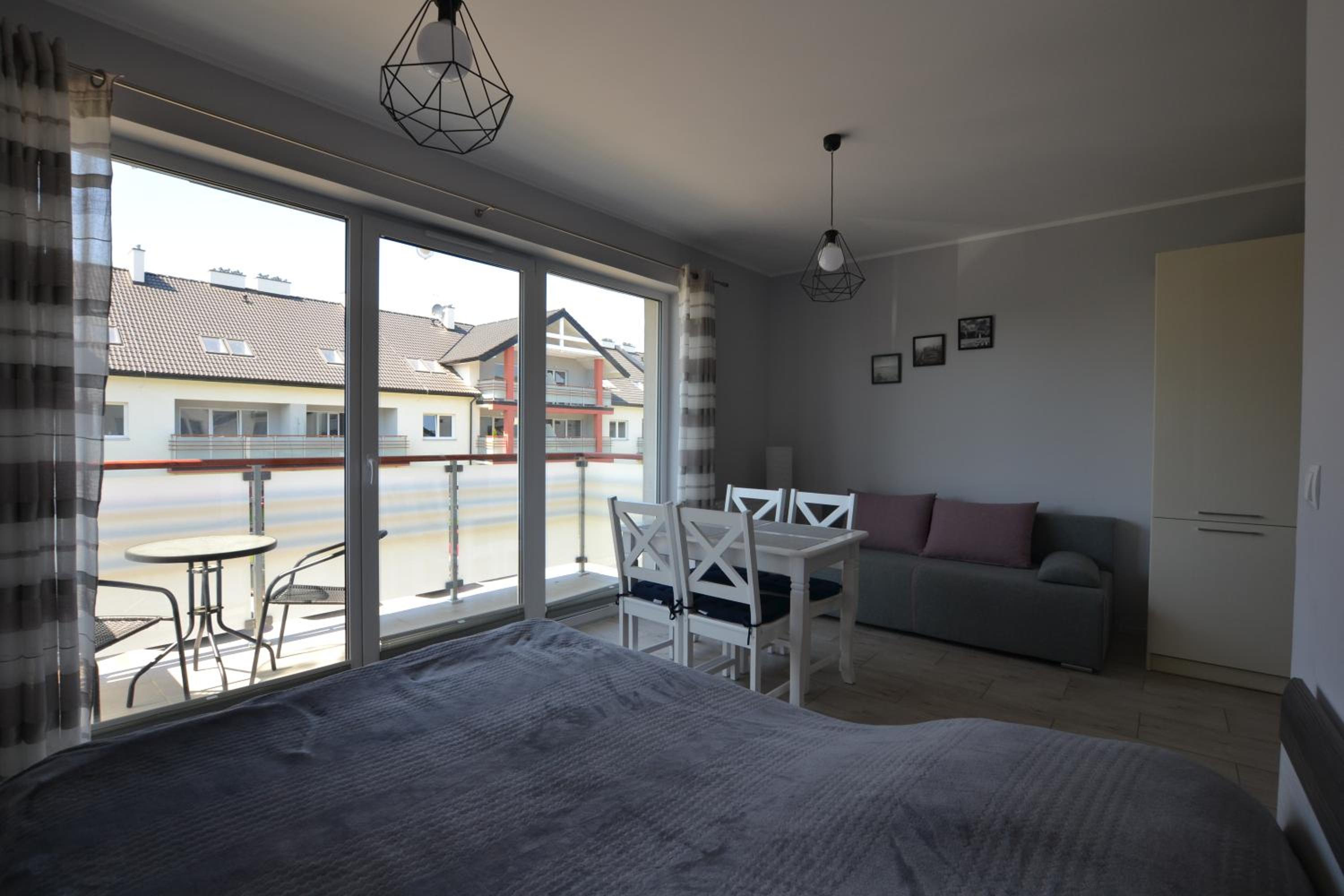 Apartment with Balcony - Photo 12