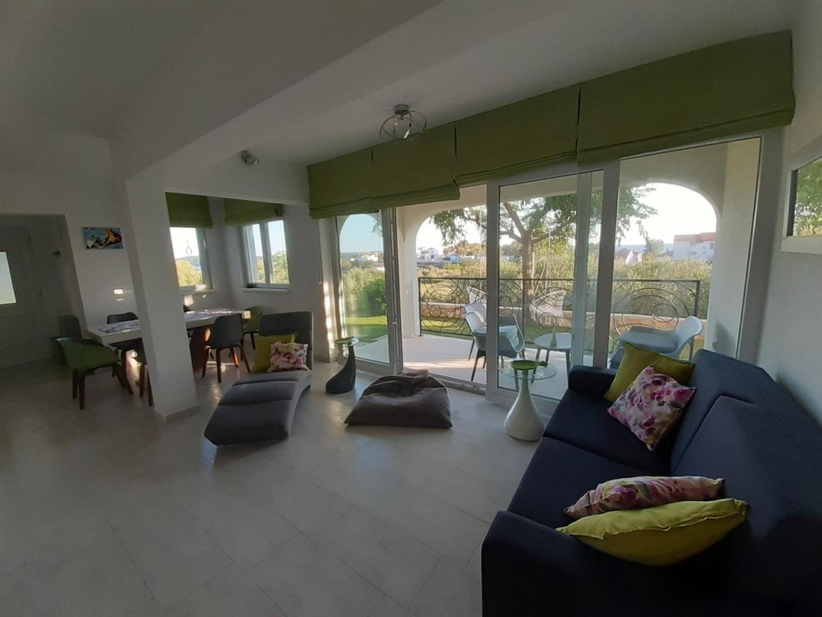 Apartment - Ground Floor photo 2