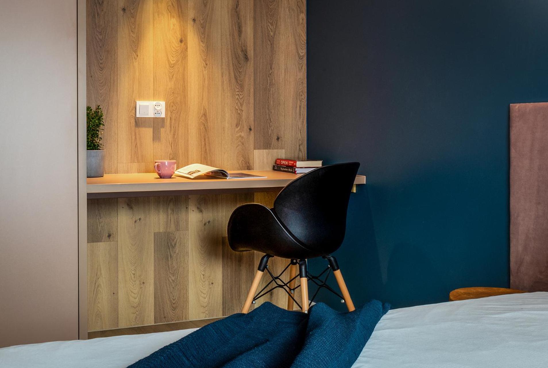 One-Bedroom Apartment - Photo 8