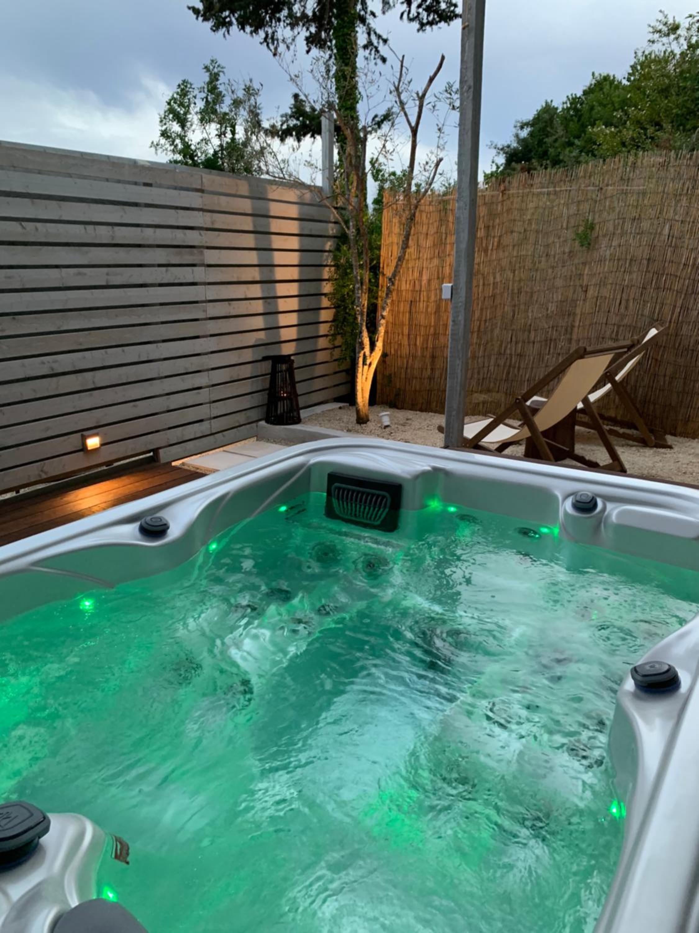 Deluxe Suite with Spa Bath