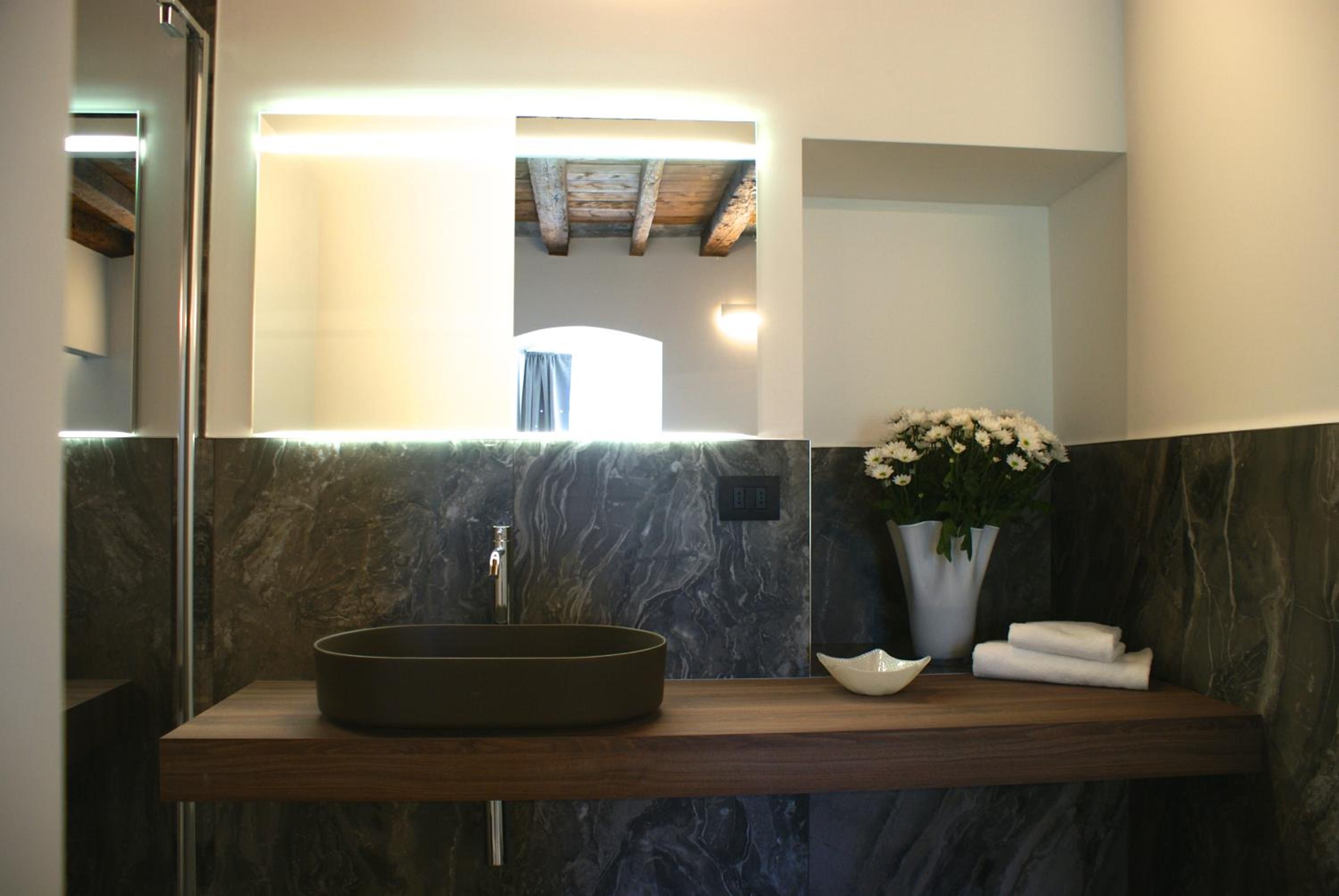 Suite with Lake View photo 3