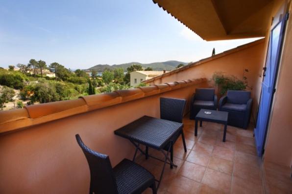 Deluxe Double Room with Balcony and Sea View - Photo 2