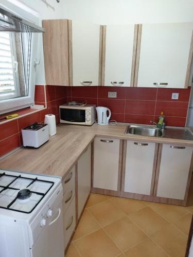 Apartment - Ground Floor photo 3