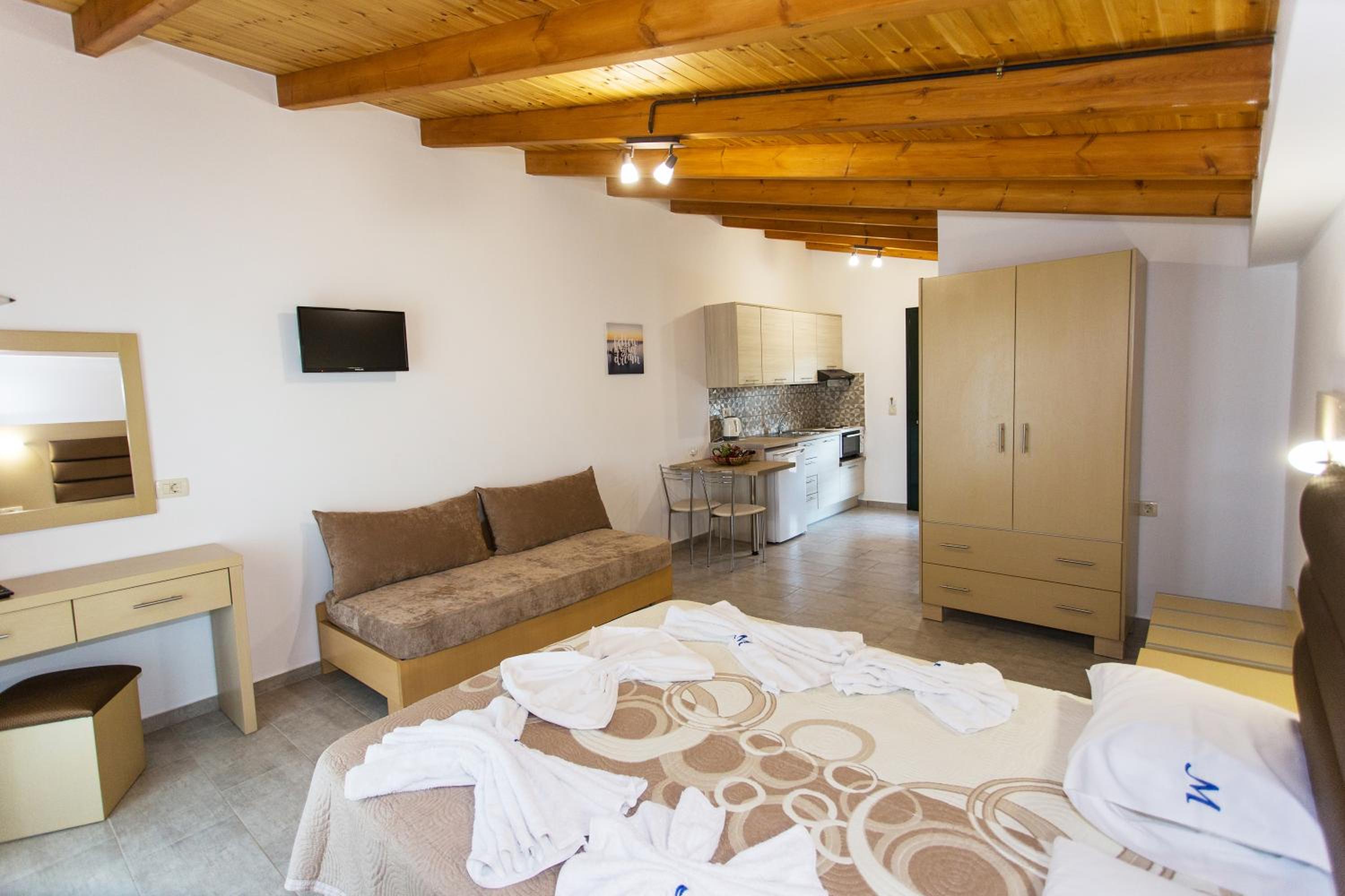 Superior Triple Room with Sea View photo 2