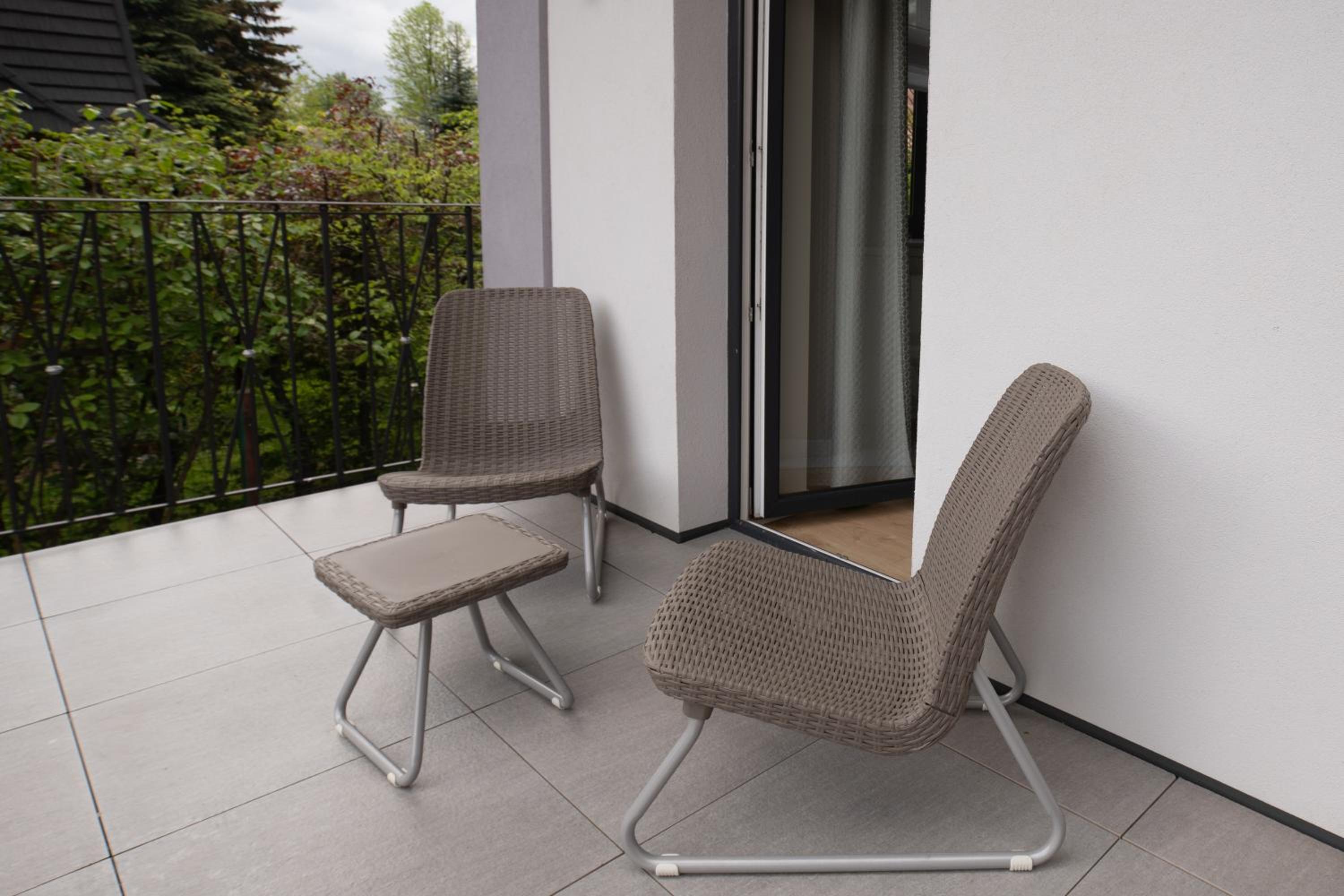 Apartment with Terrace - Photo 3