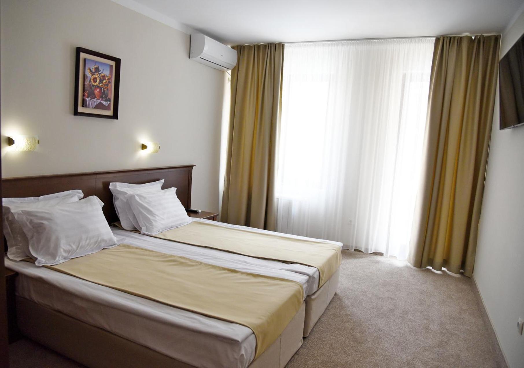 One-Bedroom Apartment (2 Adults + 2 Children) photo 1
