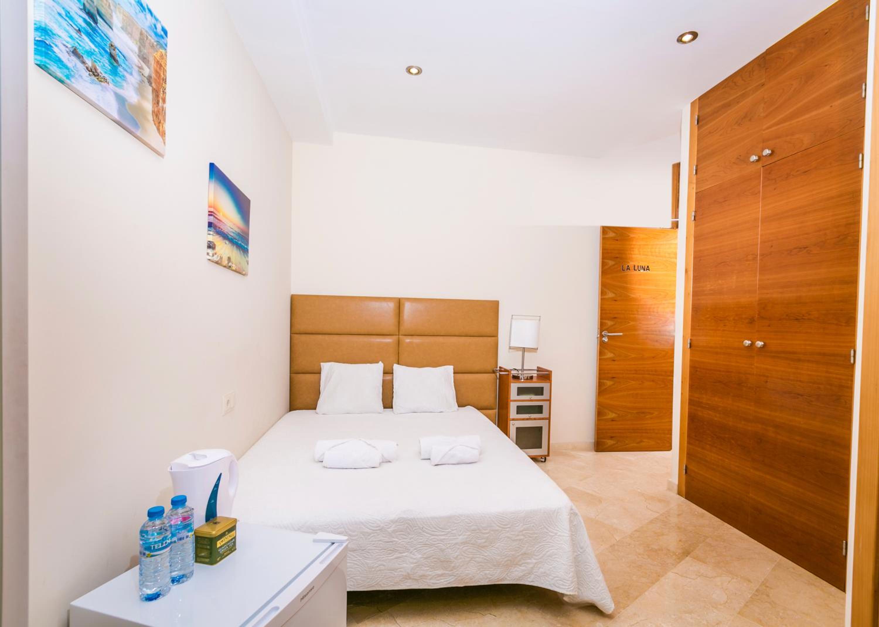 Budget Double Room photo 1
