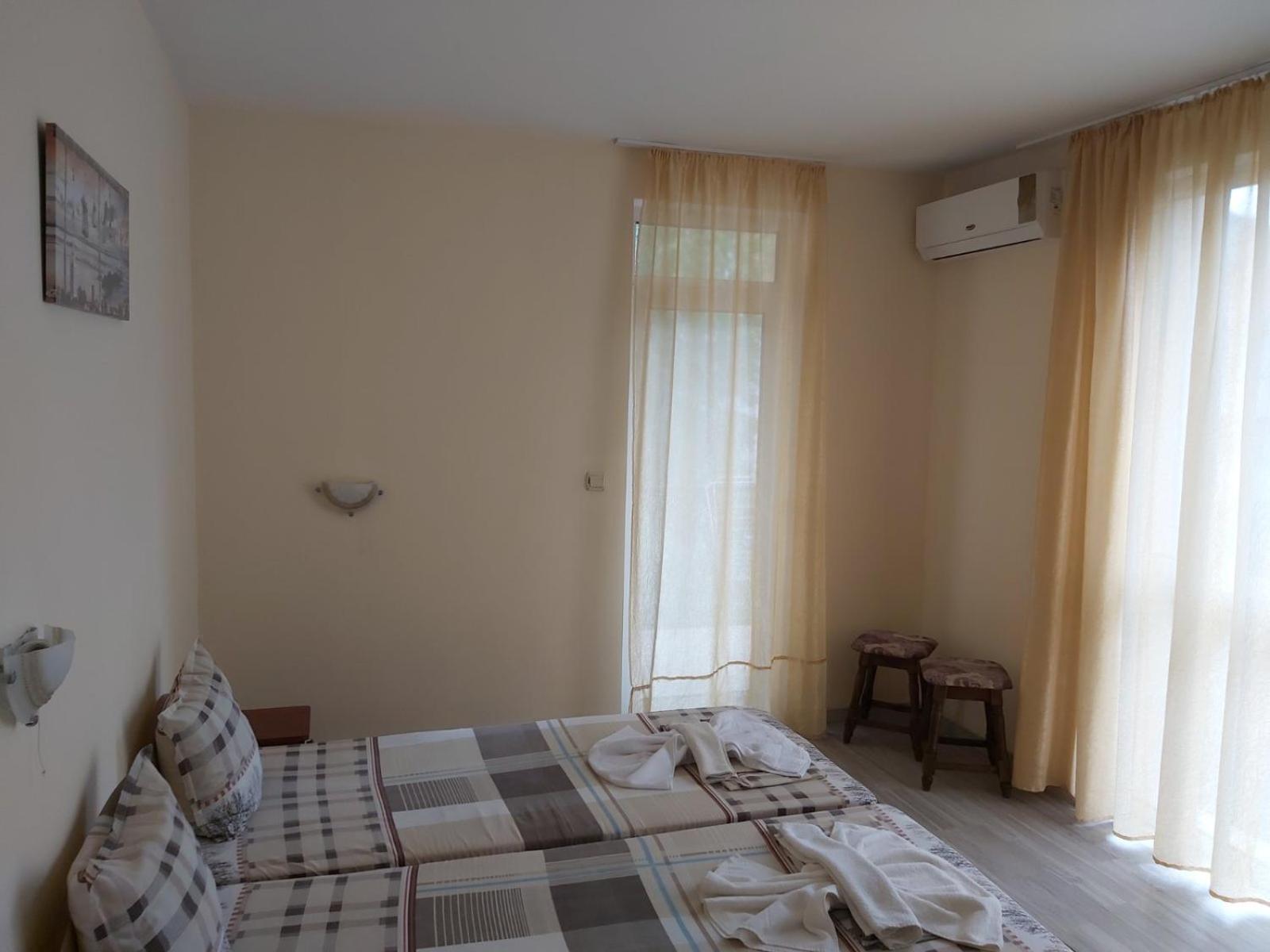 Double Room - Photo 4
