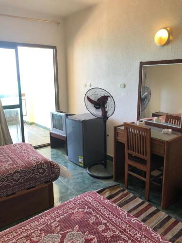 Deluxe Double Room with Side Sea View