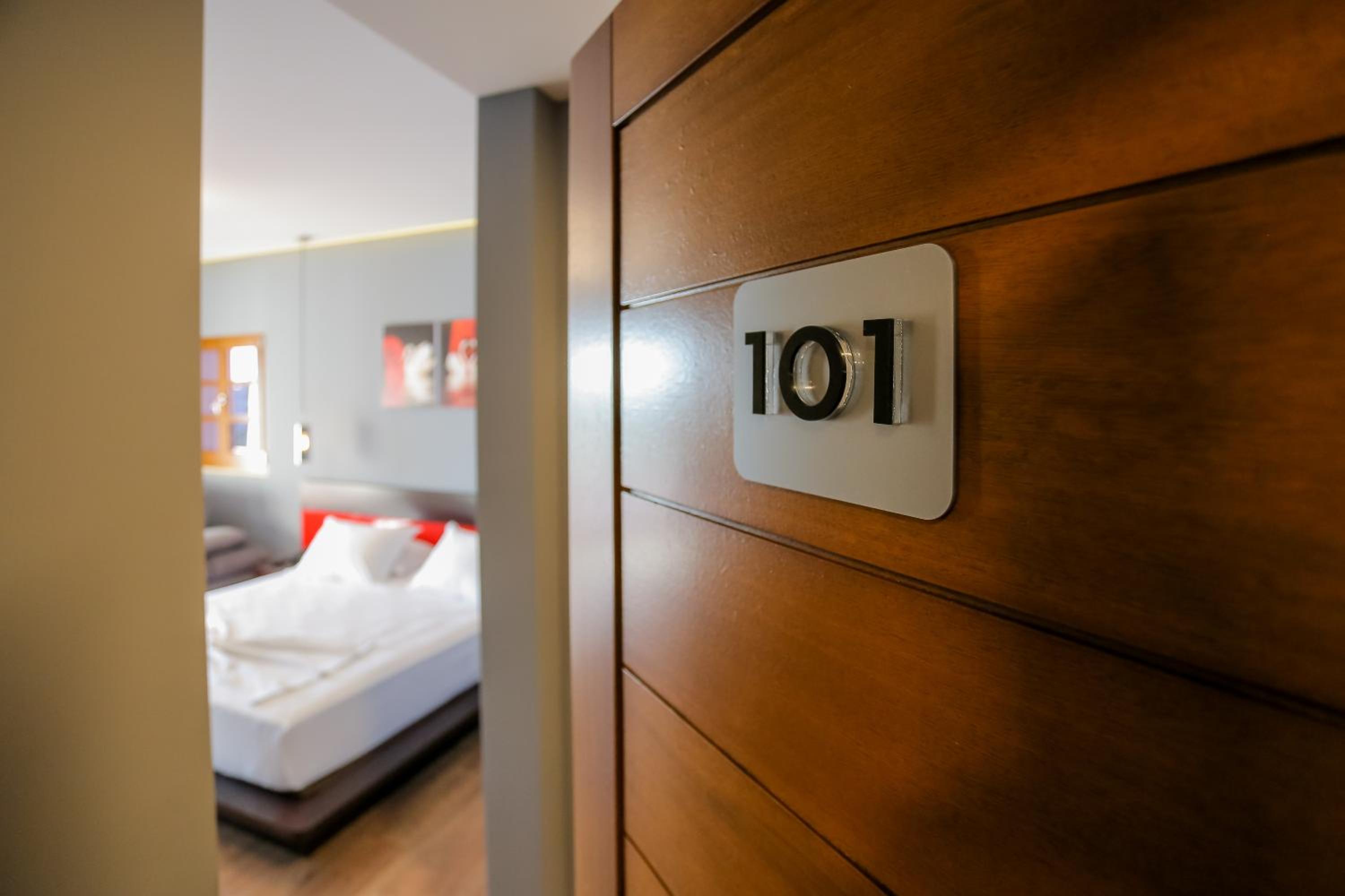 Deluxe Double Room with Balcony and Sea View