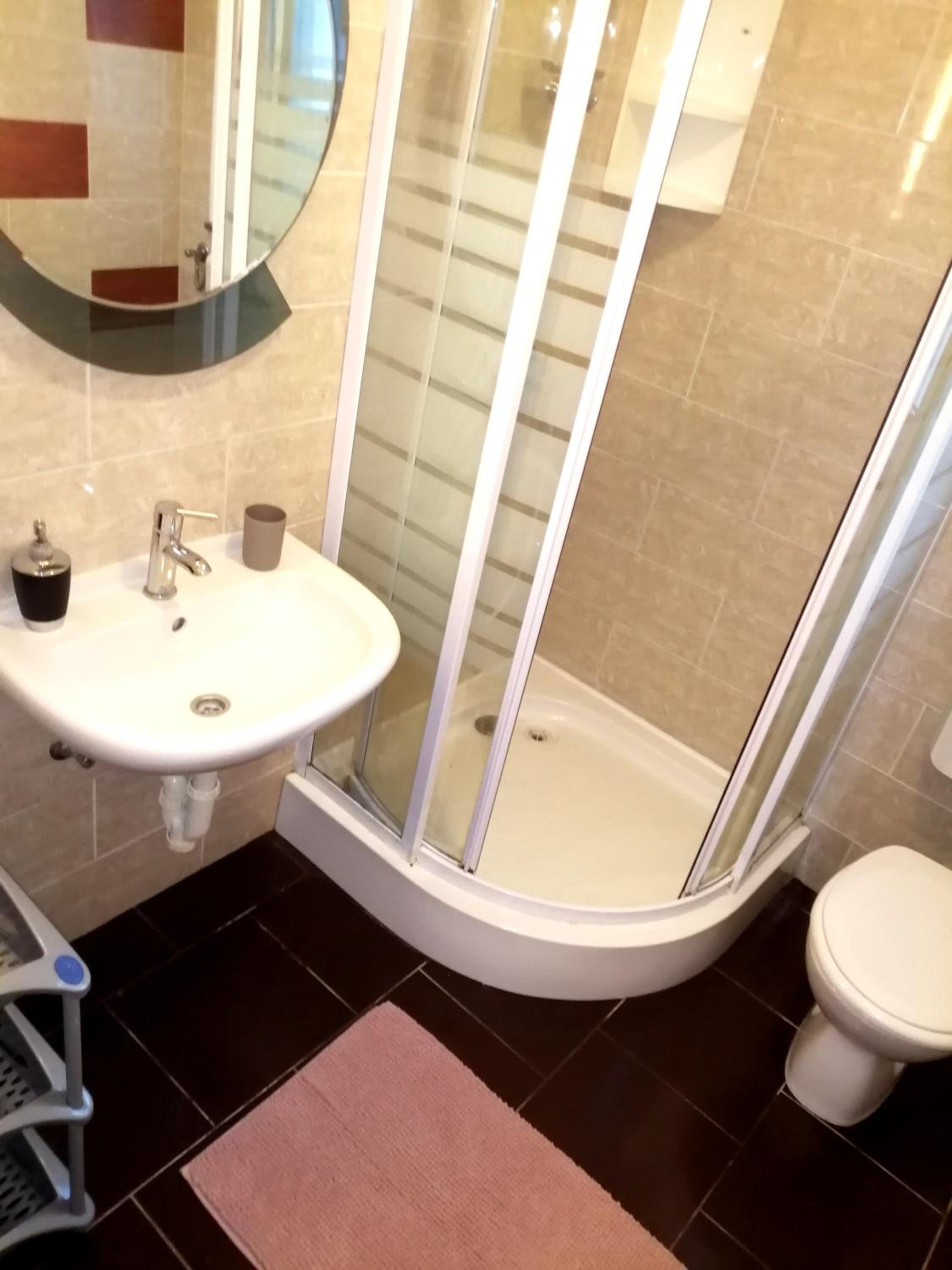 Apartment with Balcony - Photo 9