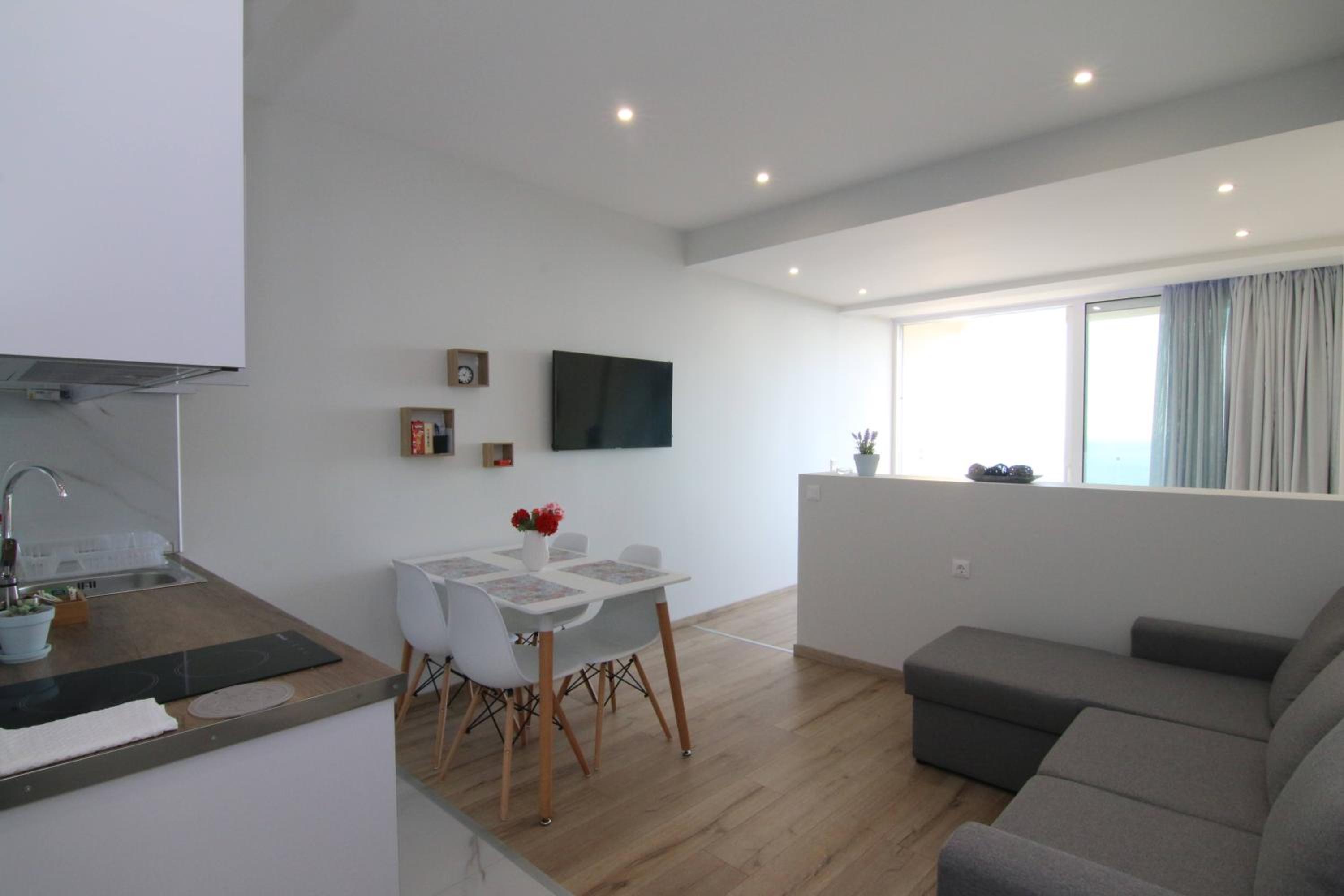 Apartment with Sea View photo 2