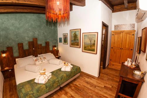 Double or Twin Room with Private Bathroom