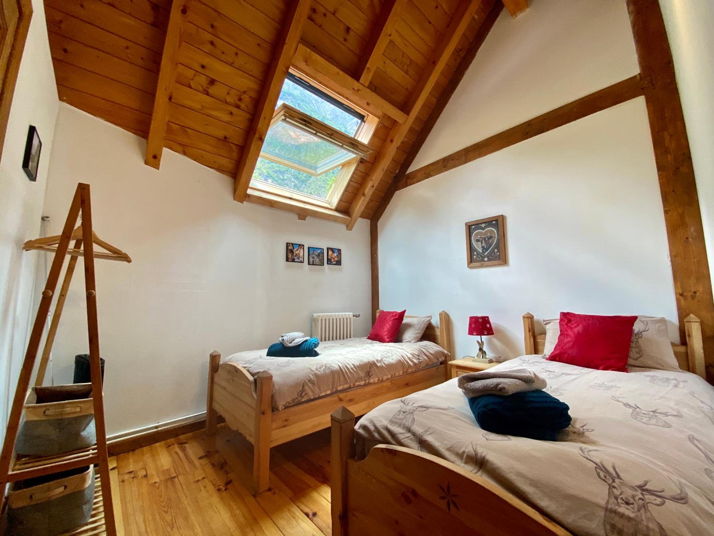 Twin Room with Mountain View