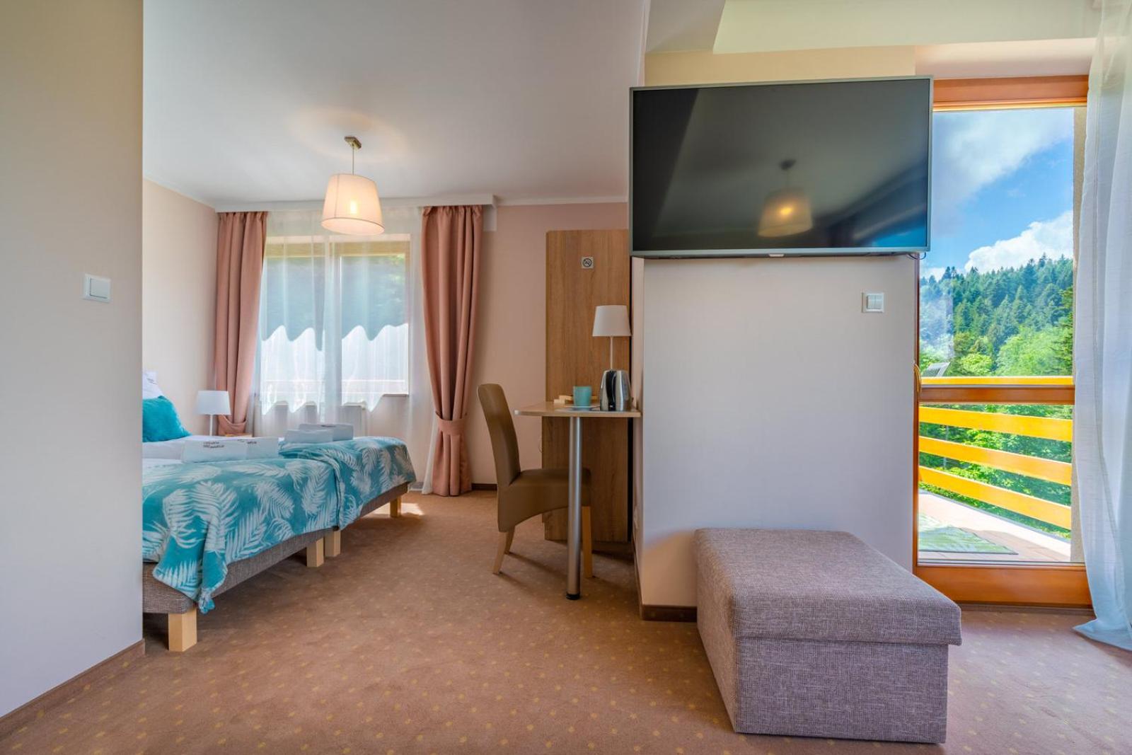 Deluxe Double Room with Balcony photo 2