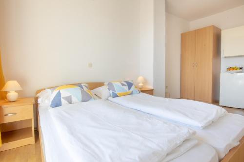 Deluxe Double Room with Balcony and Sea View