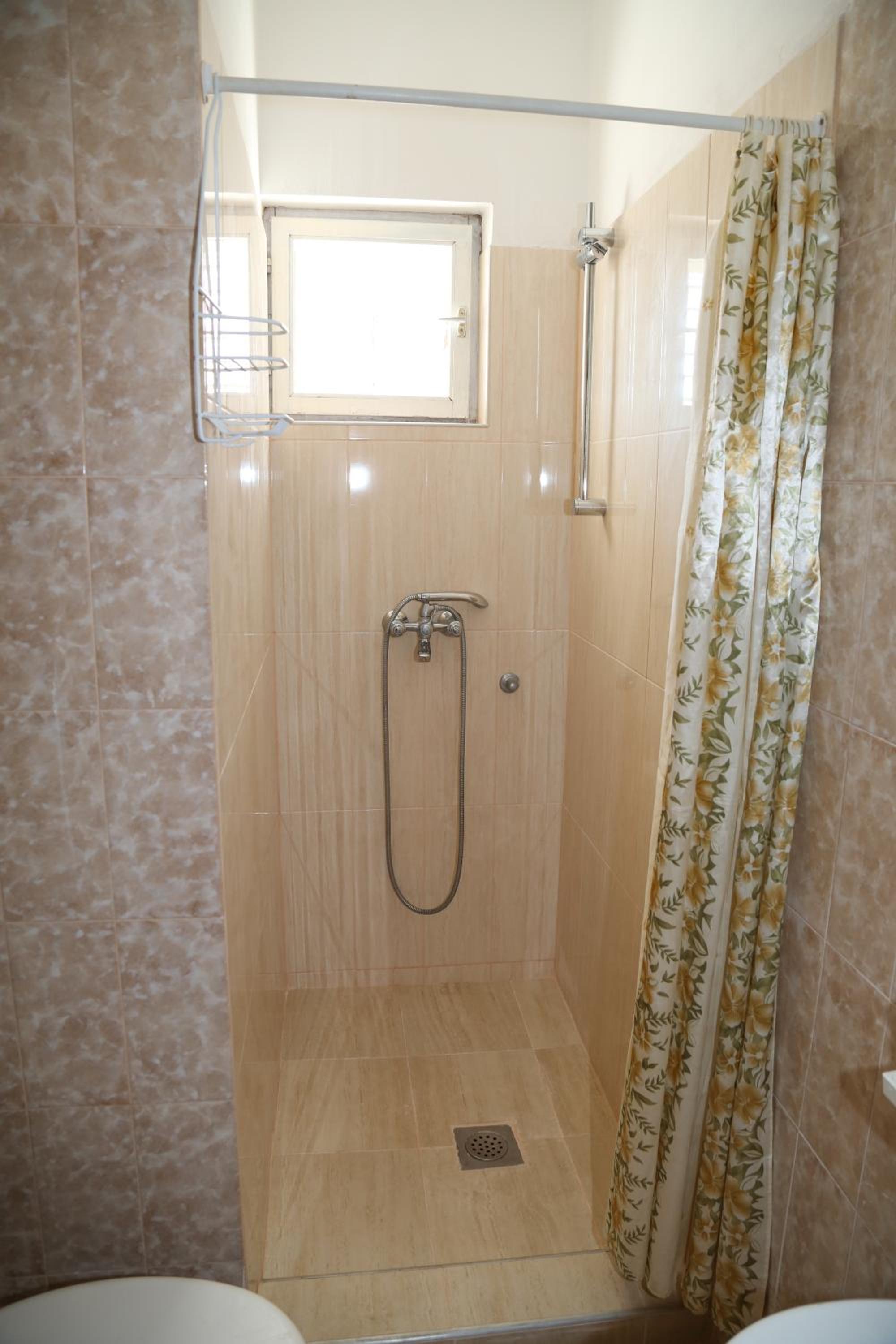 Double Room with Balcony (2 Adults + 1 Child) - Photo 11