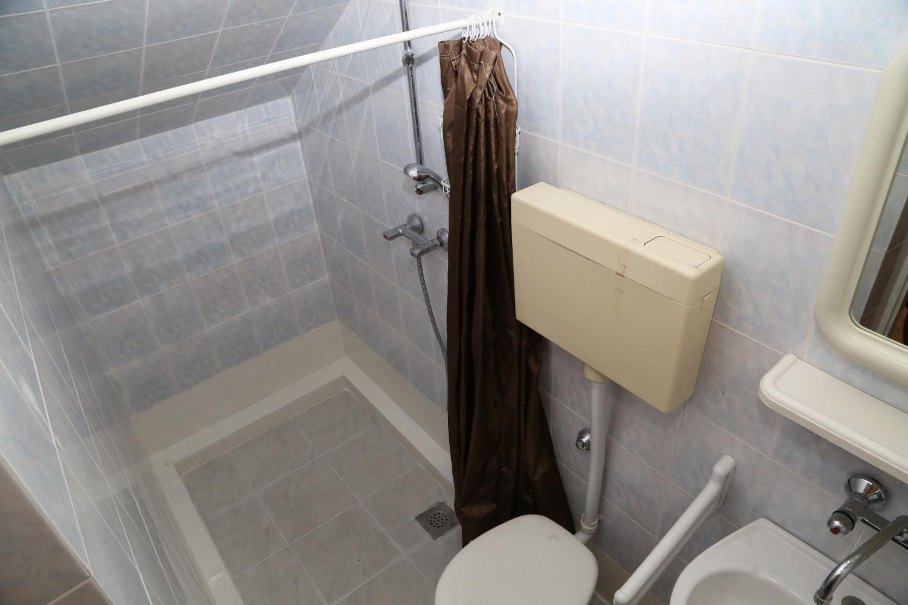Studio Apartment - Photo 21