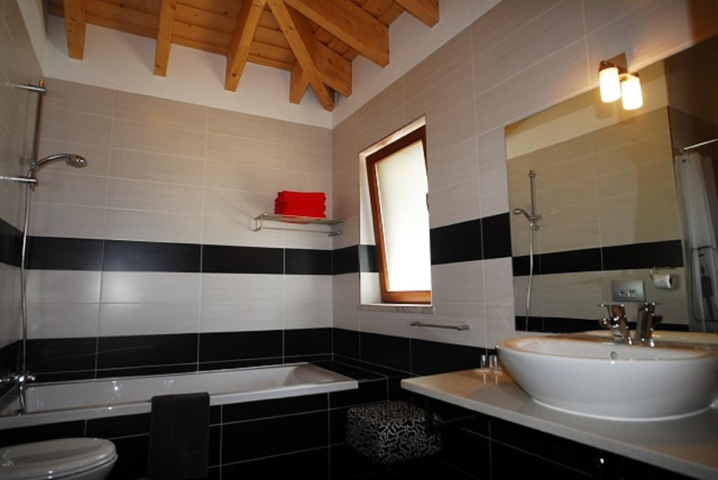 Twin Room - Photo 16