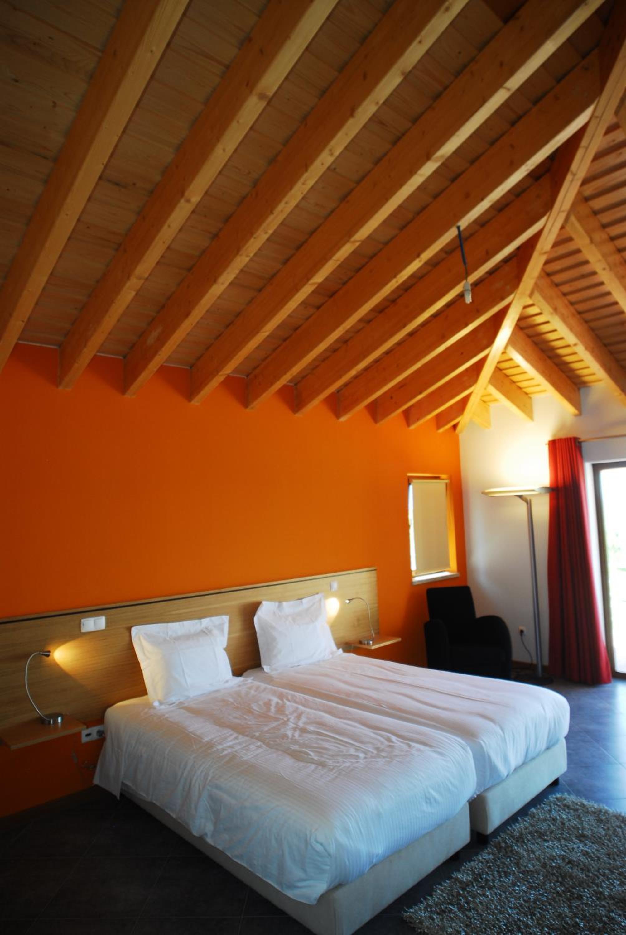 Twin Room - Photo 12