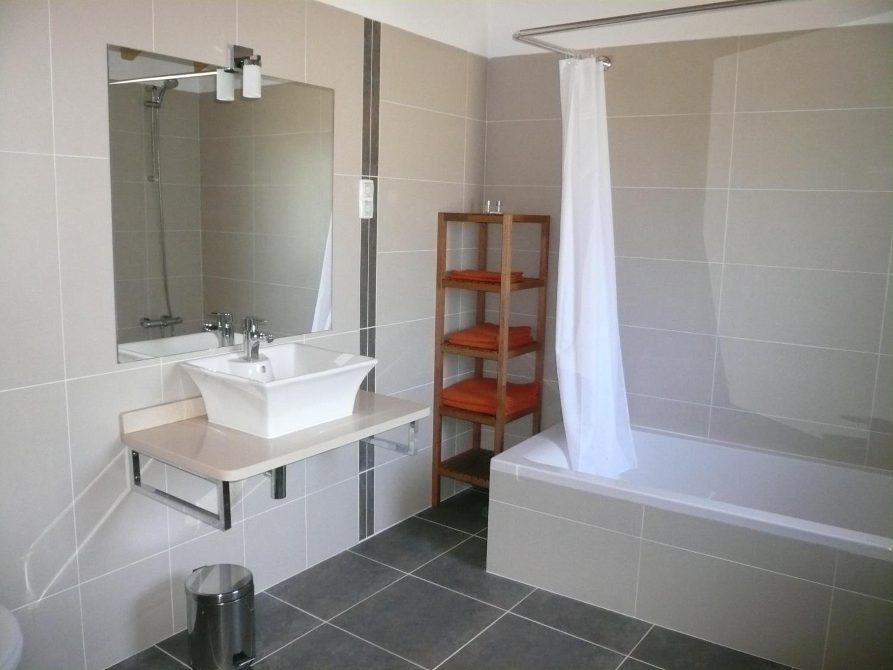 Family Two-Bedroom Suite - Photo 8