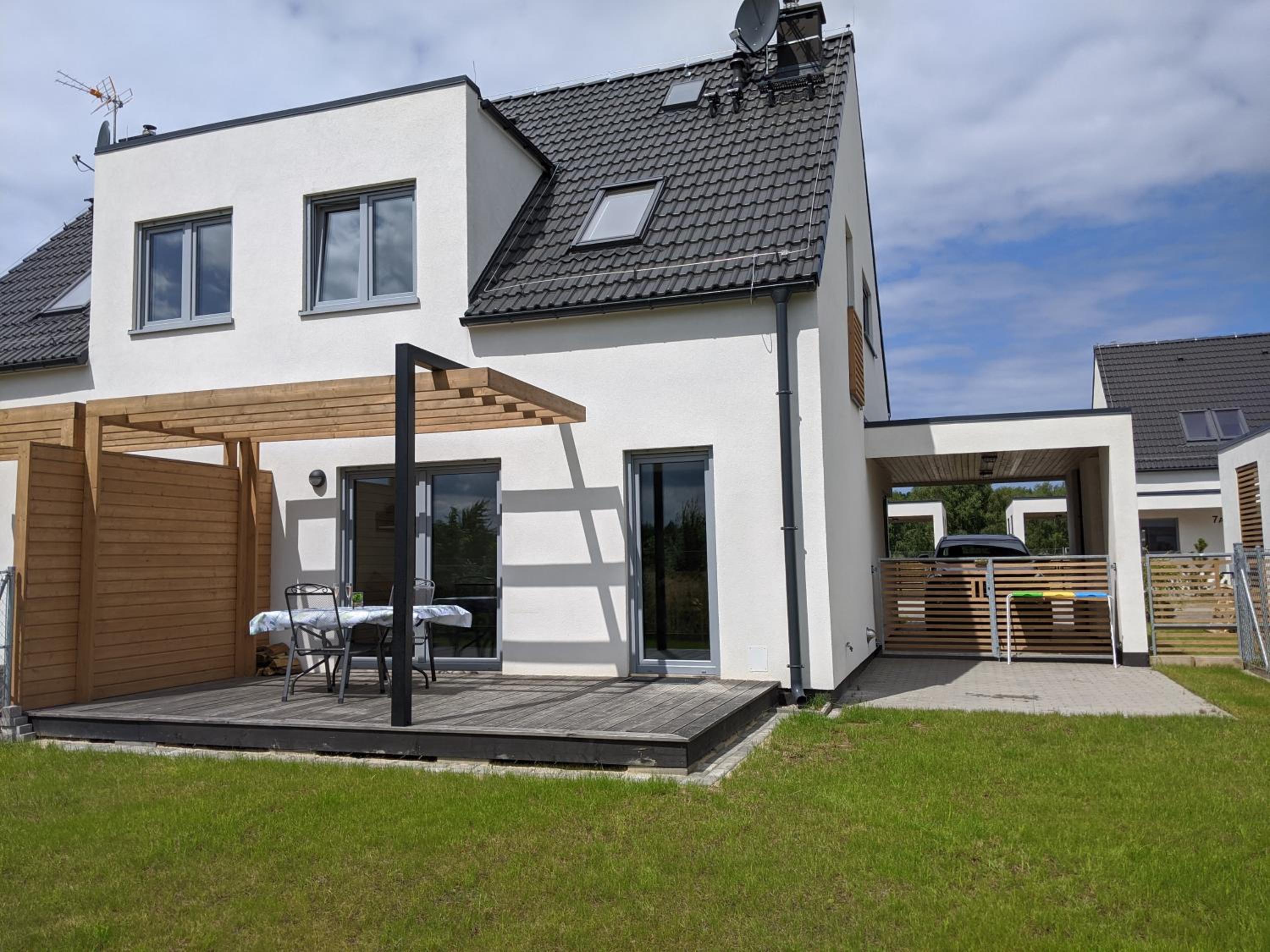 Three-Bedroom House photo 1