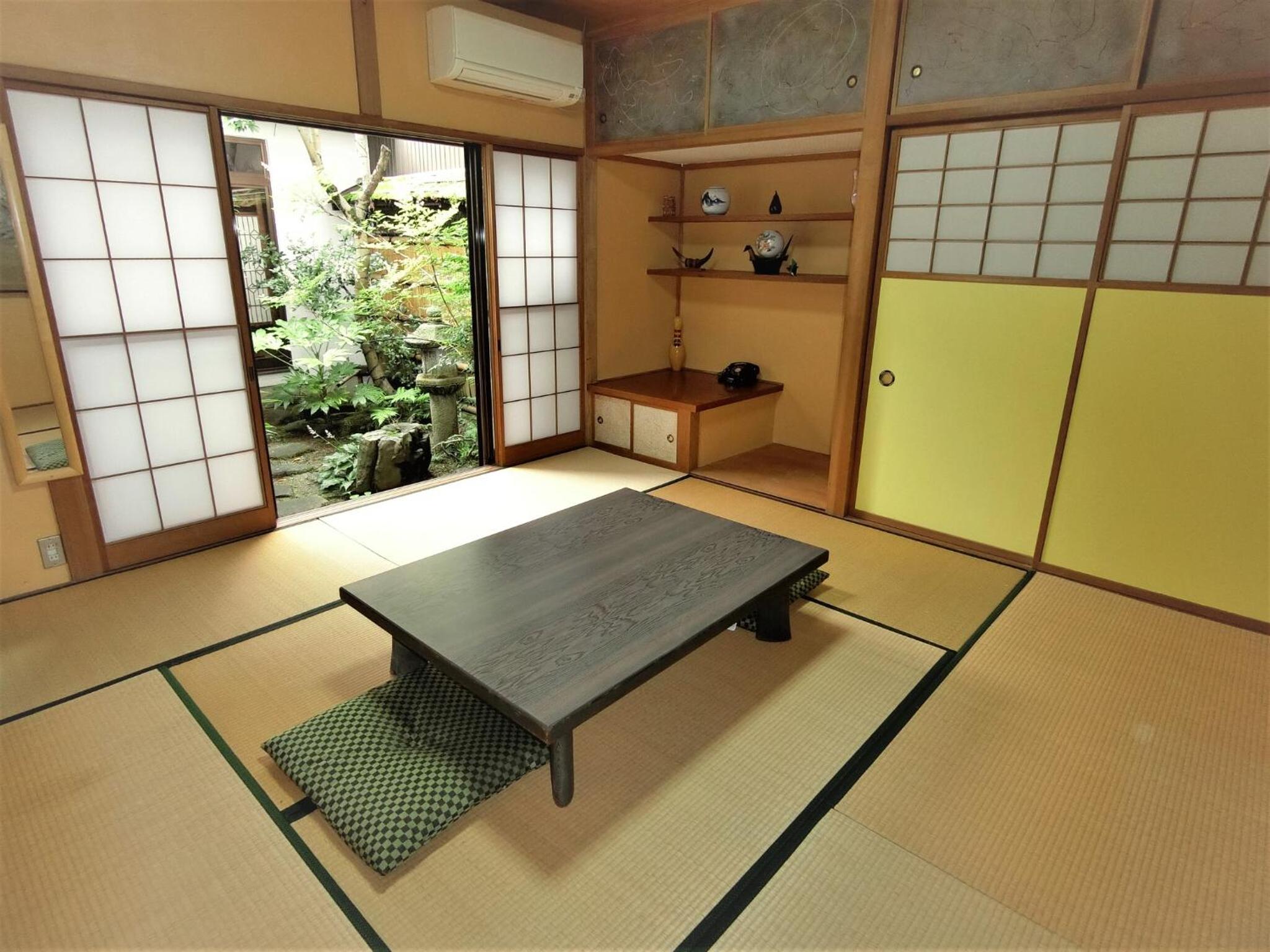 Family Room with Garden View - Photo 1