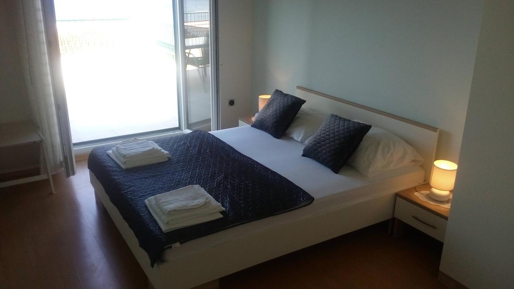Sunset Two-Bedroom Apartment with Terrace and Sea View