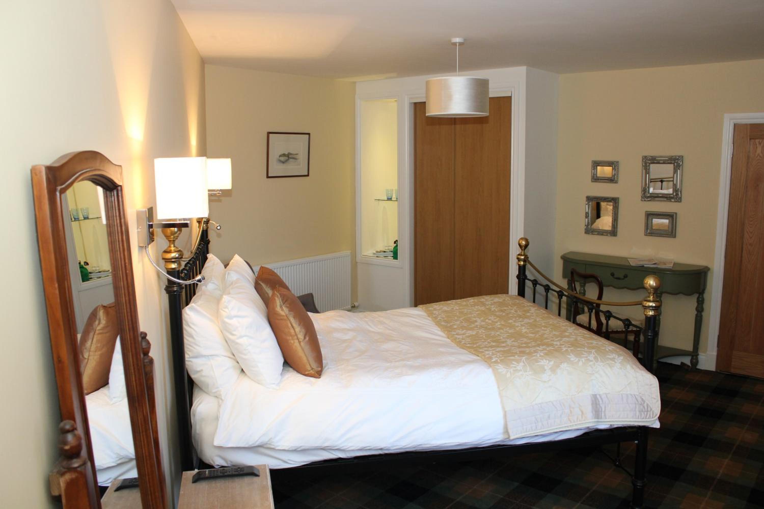 Luxury King Room with Bath and Shower