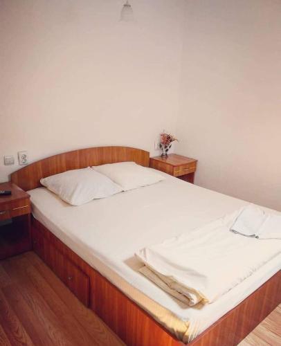 Standard Double Room with Shared Bathroom