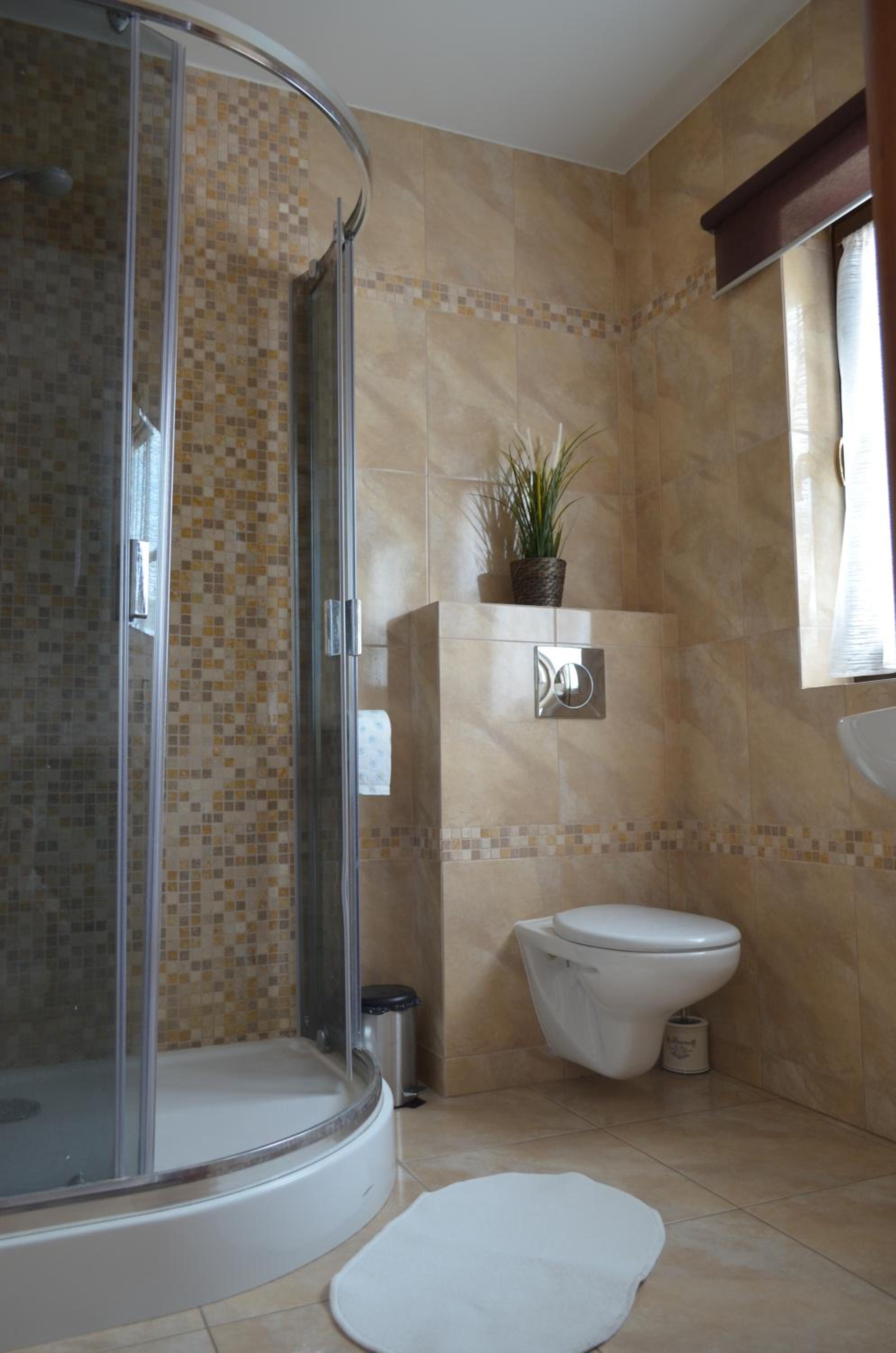 Two-Bedroom House - Photo 3