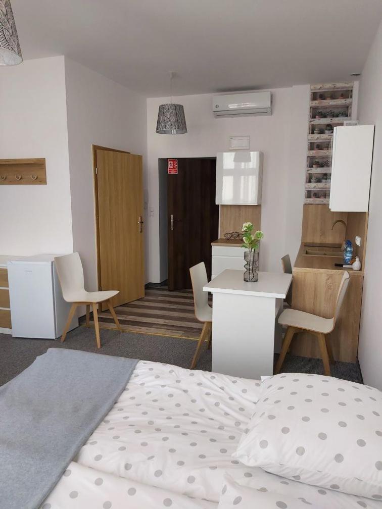 Quadruple Room - Photo 2
