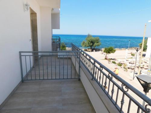 Superior One-Bedroom Apartment with Balcony