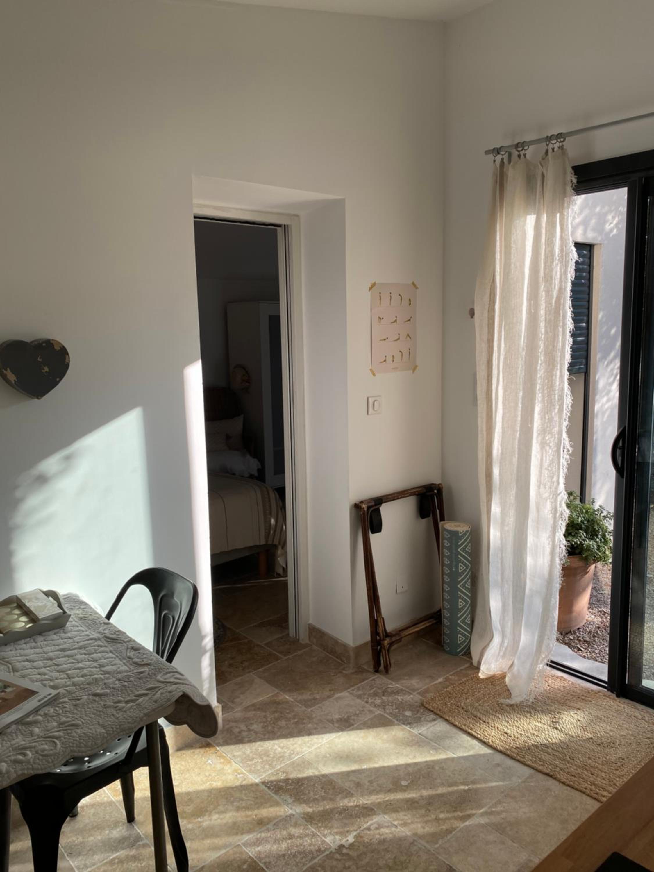 One-Bedroom House - Photo 6
