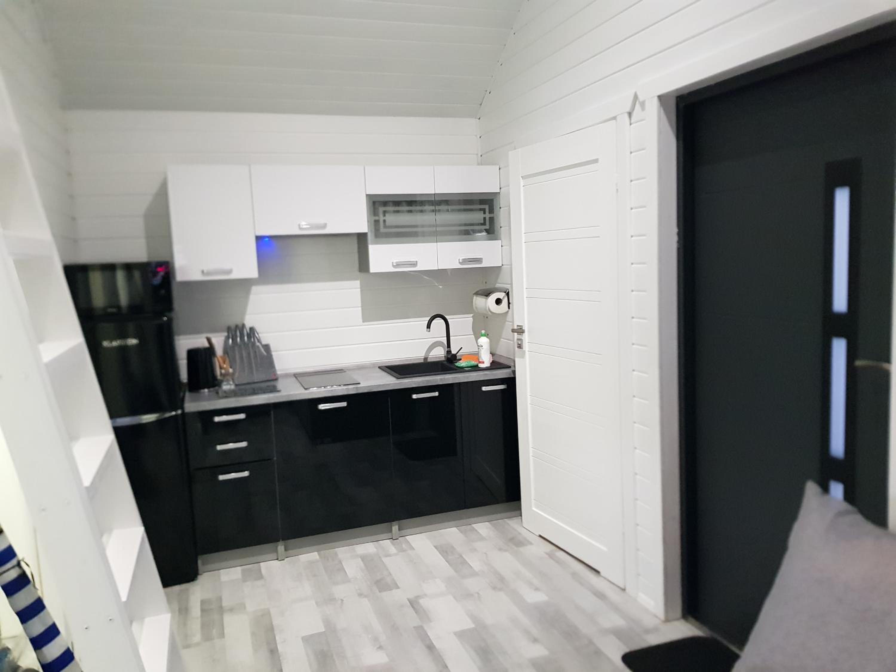 Two-Bedroom House - Photo 6