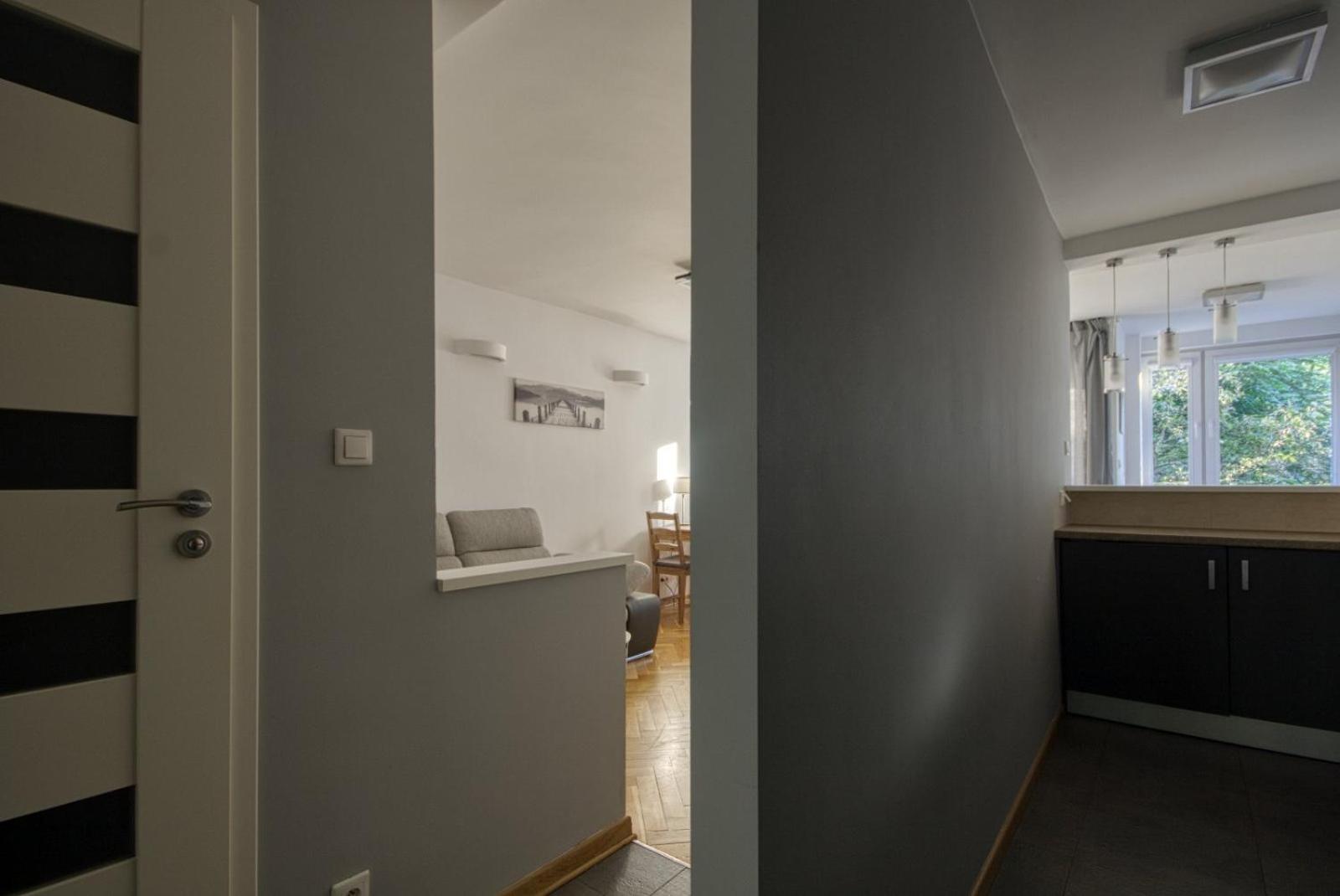 Studio Apartment - Photo 12