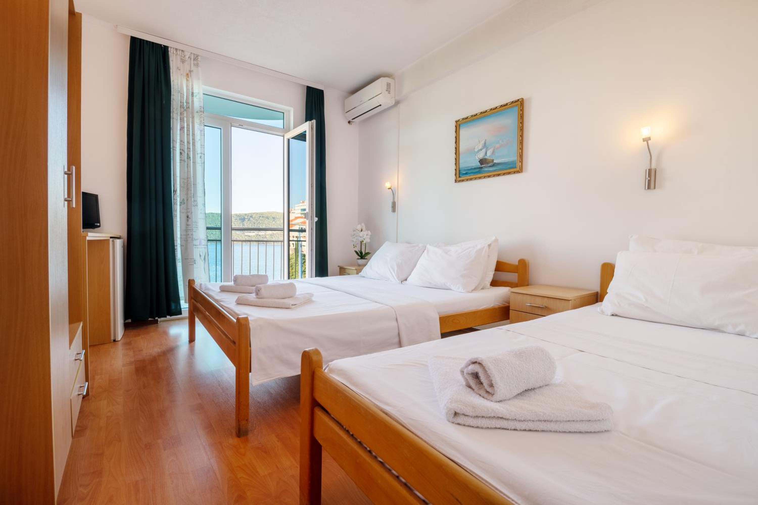 Quadruple Room with Sea View