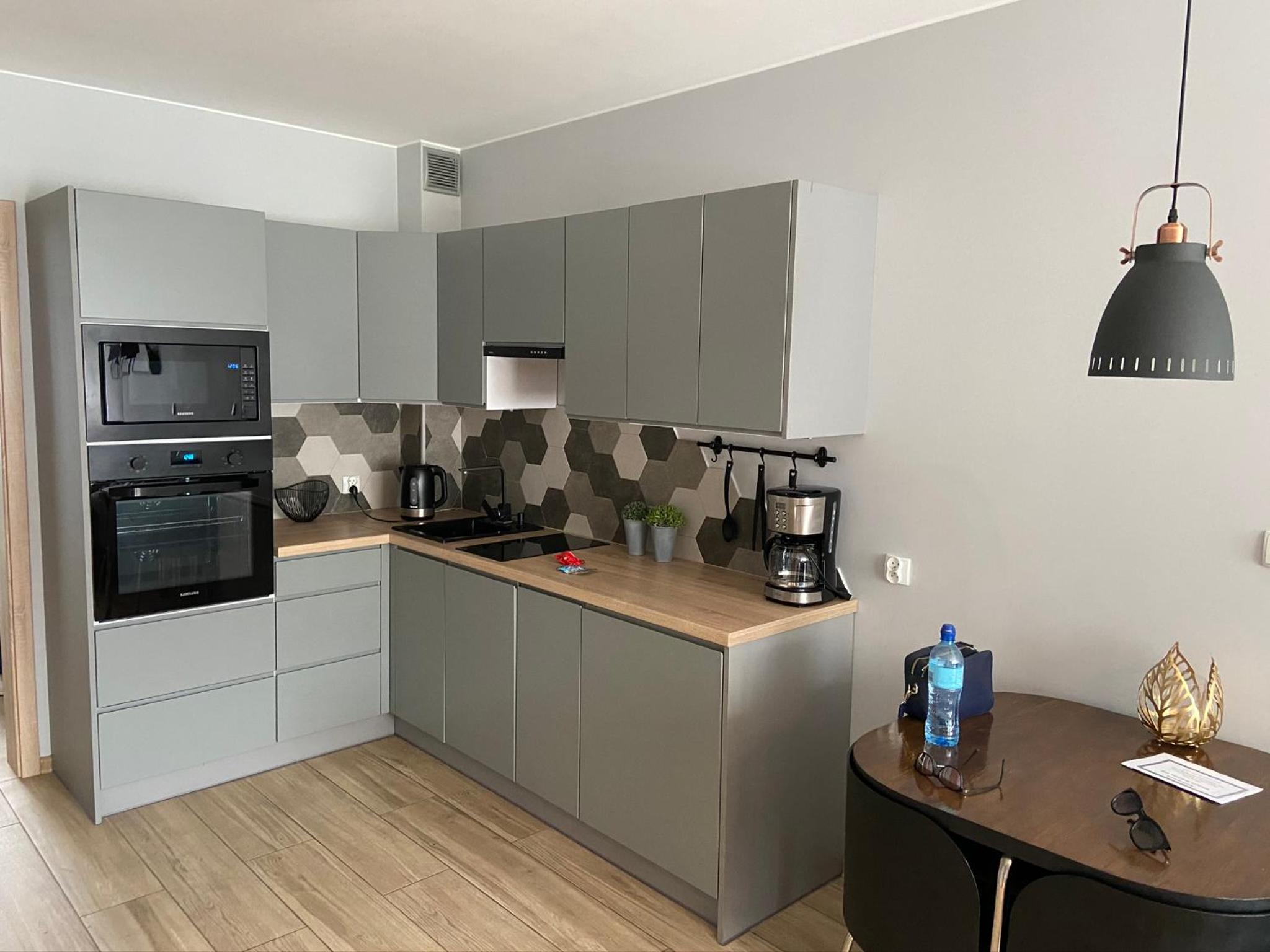 Deluxe One-Bedroom Apartment - Photo 18